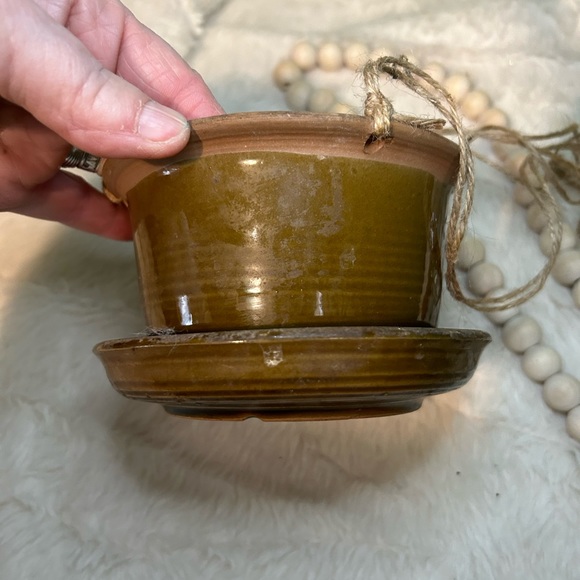 Small McCoy pottery planter - Picture 6 of 9